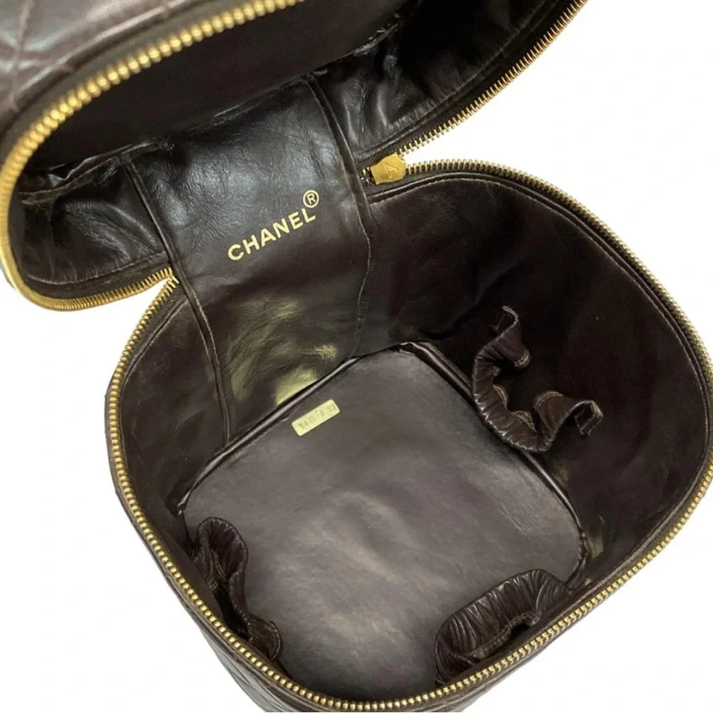 Authentic Vintage CHANEL Matelasse Dark Brown Lambskin Vanity Bag - Picture 13 of 16
